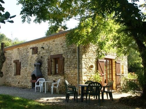 Charming Holiday Home In Prats-du-perigord With Pool
