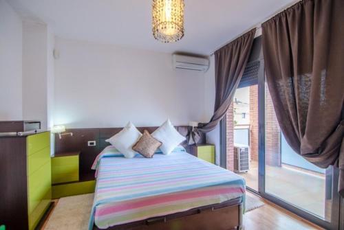 Blanes Villa Sleeps 8 Pool Air Con Wifi