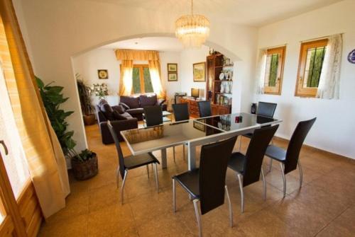 Les Cabanyes Villa Sleeps 8 Pool Wifi