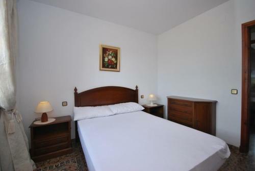 Caules Villa Sleeps 8 Pool Wifi
