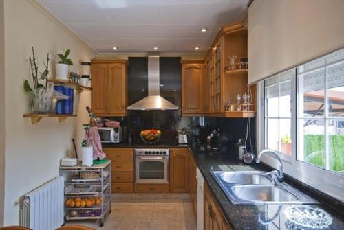 Lloret de Mar Villa Sleeps 8 Pool Wifi