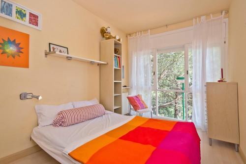 Lloret de Mar Villa Sleeps 6 Pool Wifi