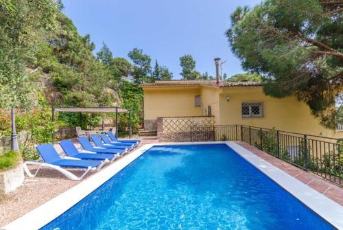 Lloret de Mar Villa Sleeps 8 Pool Wifi