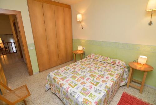 Lloret de Mar Villa Sleeps 8 Pool Wifi