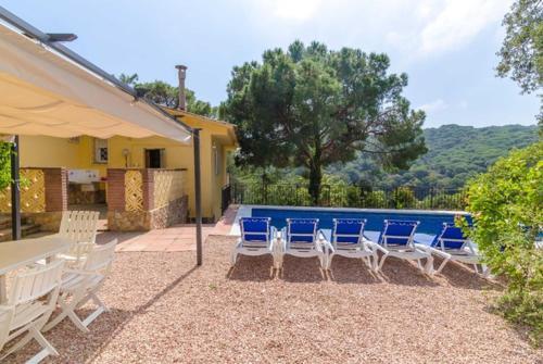 Lloret de Mar Villa Sleeps 8 Pool Wifi