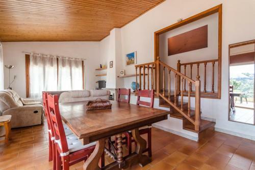 Lloret de Mar Villa Sleeps 6 Pool Wifi