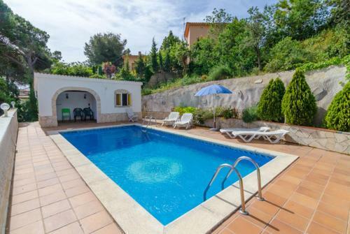 Lloret de Mar Villa Sleeps 6 Pool Wifi