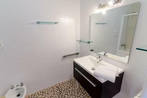 Lloret de Mar Villa Sleeps 12 Pool Wifi