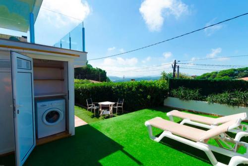 Lloret de Mar Villa Sleeps 12 Pool Wifi