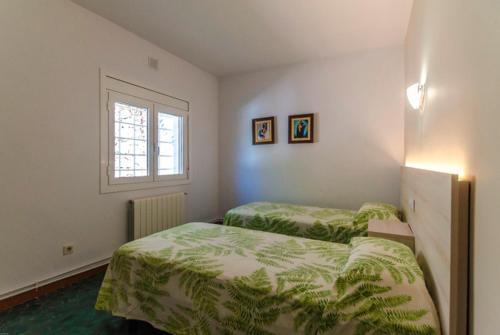 Lloret de Mar Villa Sleeps 12 Pool Wifi
