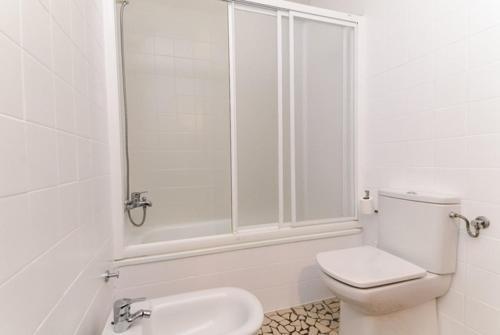 Lloret de Mar Villa Sleeps 12 Pool Wifi