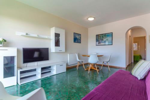 Lloret de Mar Villa Sleeps 12 Pool Wifi