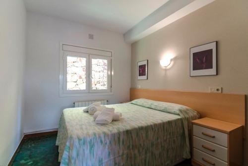 Lloret de Mar Villa Sleeps 12 Pool Wifi