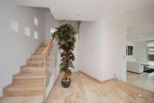 Lloret de Mar Villa Sleeps 8 Pool Air Con Wifi