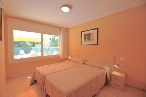 Lloret de Mar Villa Sleeps 11 Pool Wifi