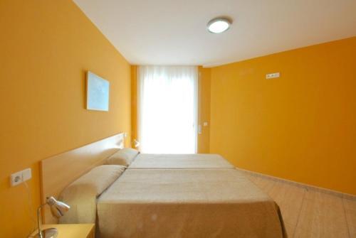 Lloret de Mar Villa Sleeps 11 Pool Wifi