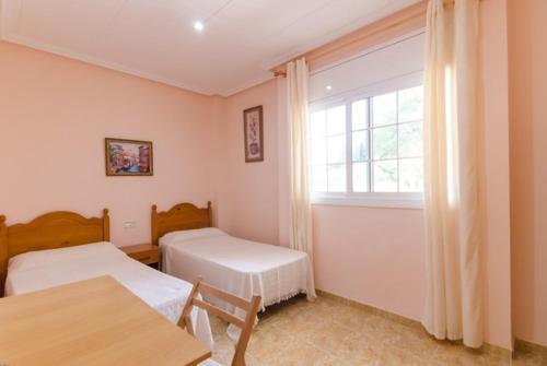 Lloret de Mar Villa Sleeps 12 Pool Wifi
