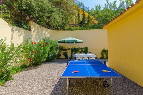 Lloret de Mar Villa Sleeps 6 Pool Wifi