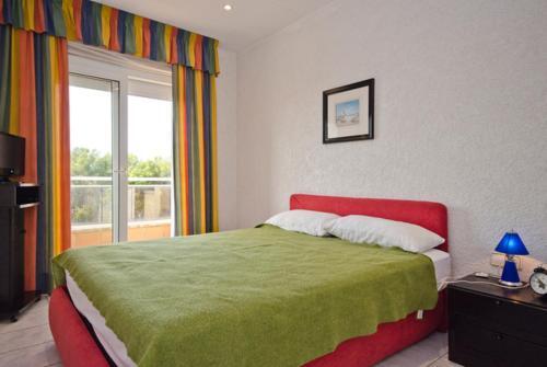 Lloret de Mar Villa Sleeps 8 Pool Wifi