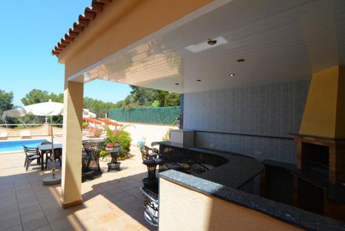 Lloret de Mar Villa Sleeps 8 Pool Wifi