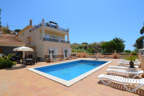 Lloret de Mar Villa Sleeps 8 Pool Wifi