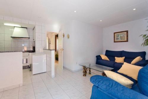 Lloret de Mar Villa Sleeps 8 Pool Wifi