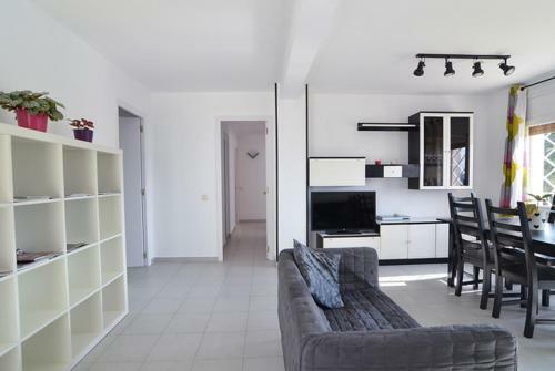 Lloret de Mar Villa Sleeps 12 Pool Wifi