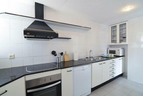 Lloret de Mar Villa Sleeps 12 Pool Wifi