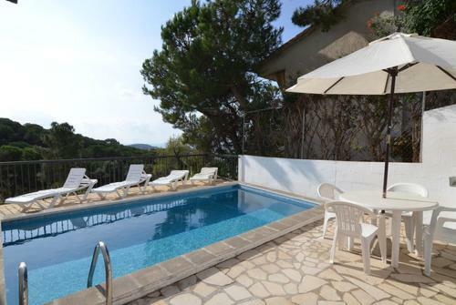 Lloret de Mar Villa Sleeps 12 Pool Wifi