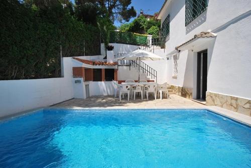 Lloret de Mar Villa Sleeps 12 Pool Wifi