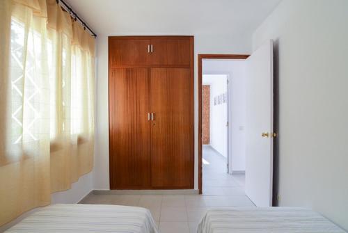 Lloret de Mar Villa Sleeps 12 Pool Wifi