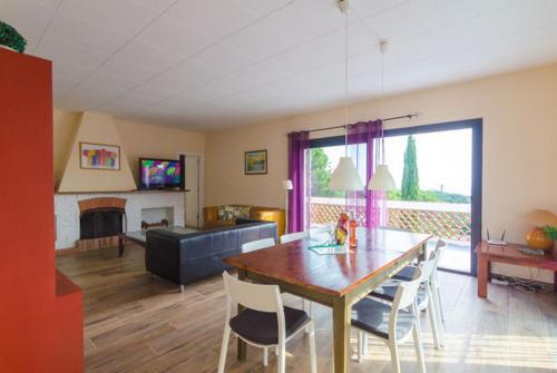 Lloret de Mar Villa Sleeps 14 Pool Wifi