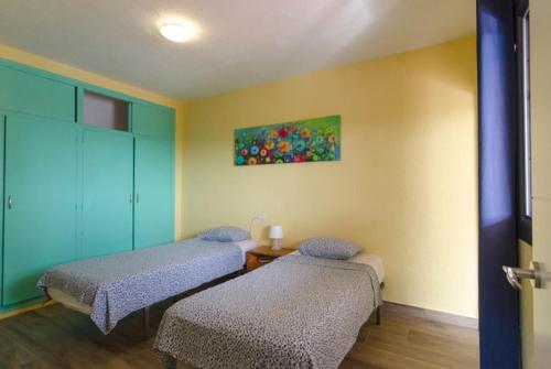 Lloret de Mar Villa Sleeps 14 Pool Wifi
