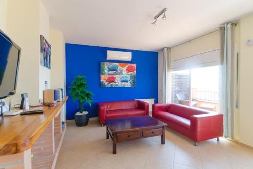 Lloret de Mar Villa Sleeps 8 Pool Air Con Wifi