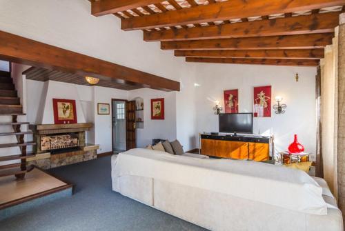 Lloret de Mar Villa Sleeps 6 Pool Wifi
