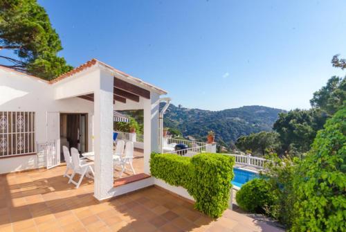 Lloret de Mar Villa Sleeps 6 Pool Wifi