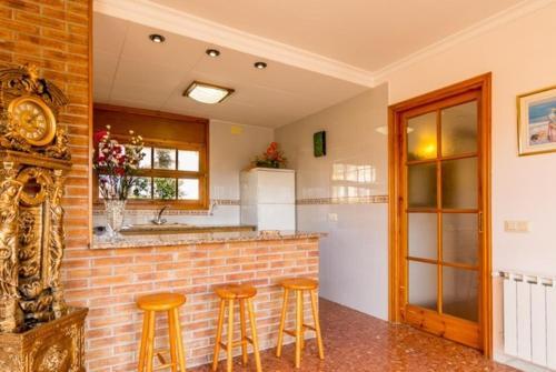 Lloret de Mar Villa Sleeps 6 Pool Wifi