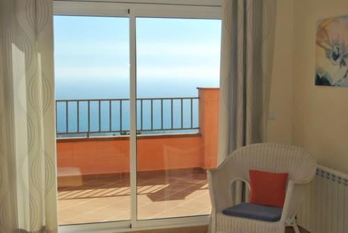 Lloret de Mar Villa Sleeps 8 Pool Air Con Wifi