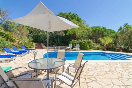 Lloret de Mar Villa Sleeps 6 Pool Air Con Wifi