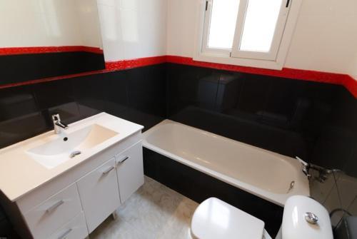 Lloret de Mar Villa Sleeps 6 Pool Air Con Wifi