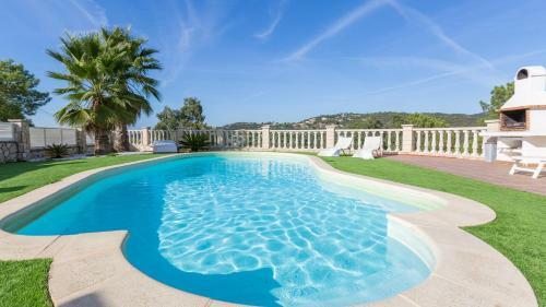Lloret De Mar Villa Sleeps 6