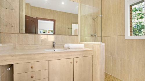 Lloret De Mar Villa Sleeps 6