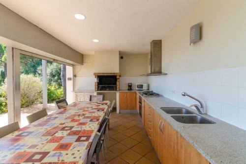Lloret de Mar Villa Sleeps 10 Pool Wifi