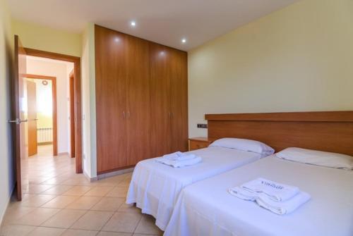 Lloret de Mar Villa Sleeps 10 Pool Wifi