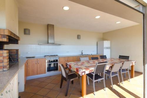 Lloret de Mar Villa Sleeps 10 Pool Wifi