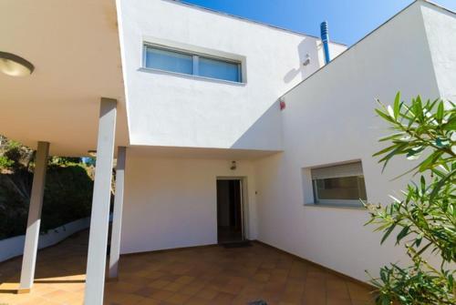 Lloret de Mar Villa Sleeps 10 Pool Wifi
