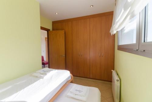 Lloret de Mar Villa Sleeps 10 Pool Wifi