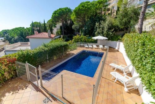 Lloret de Mar Villa Sleeps 10 Pool Wifi