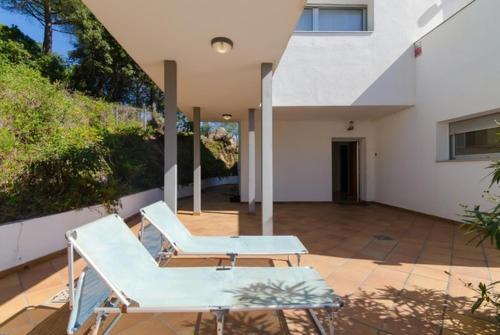 Lloret de Mar Villa Sleeps 10 Pool Wifi