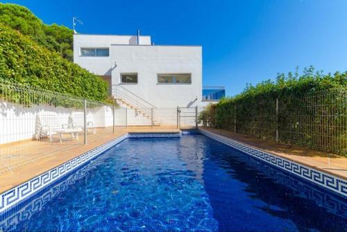 Lloret de Mar Villa Sleeps 10 Pool Wifi